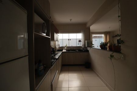 Casa à venda com 293m², 4 quartos e 6 vagasCozinha 