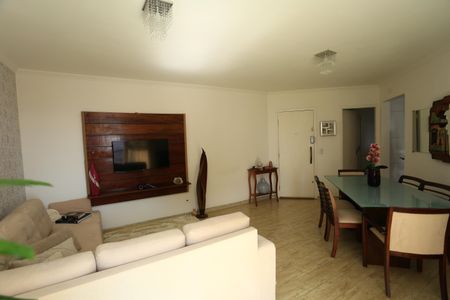 Sala de apartamento à venda com 2 quartos, 135m² em Chácara Agrindus, Taboão da Serra