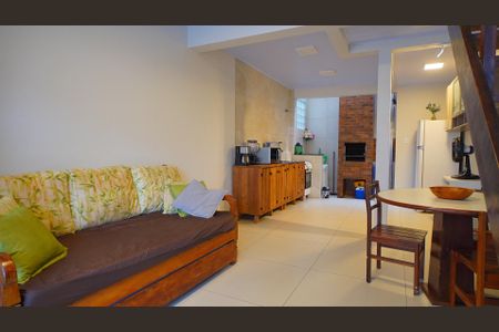 Sala/Cozinha de apartamento para alugar com 2 quartos, 70m² em Canasvieiras, Florianópolis