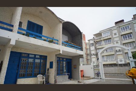 Apartamento para alugar com 70m², 2 quartos e 1 vagaFachada