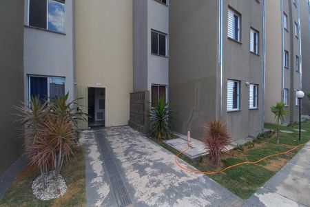 Apartamento para alugar com 46m², 2 quartos e 1 vaga Apartamento para alugar com 46m², 2 quartos e 1 vagaFachada do Bloco