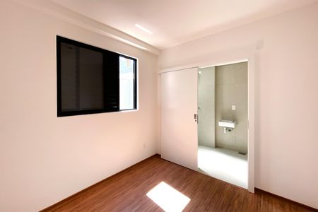 Apartamento à venda com 102m², 2 quartos e 2 vagasSuíte