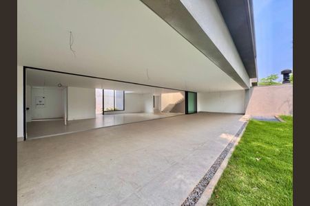 Casa de condomínio à venda com 845m², 4 quartos e 6 vagas