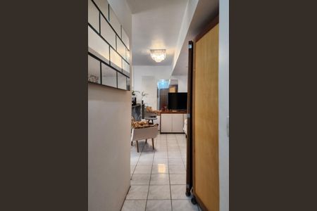 Apartamento à venda com 64295m², 2 quartos e 1 vagaCorredor 