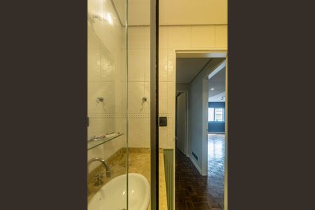 Apartamento para alugar com 116m², 4 quartos e 1 vaga Apartamento para alugar com 116m², 4 quartos e 1 vagaBanheiro Social