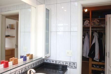 Apartamento à venda com 128m², 3 quartos e 3 vagasBanheiro da Suíte 3