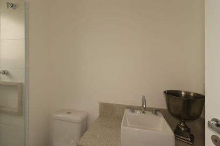 Apartamento à venda com 117m², 3 quartos e 2 vagasBanheiro da Suíte 2