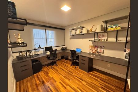 Apartamento à venda com 3 quartos, 158m² em Cambuí, Campinas