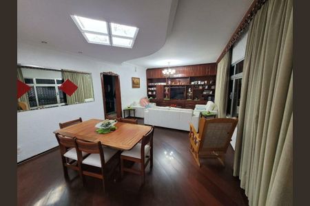 Casa à venda com 3 quartos, 207m² em Chácara Santo Antônio (Zona Leste), São Paulo