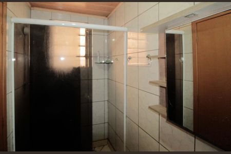 Casa à venda com 100m², 3 quartos e 2 vagas Casa à venda com 100m², 3 quartos e 2 vagasBanheiro da Suíte 1
