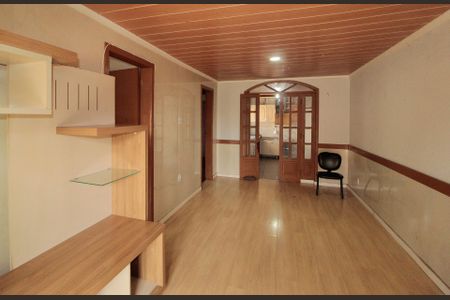 Casa à venda com 100m², 3 quartos e 2 vagas Casa à venda com 100m², 3 quartos e 2 vagasSala