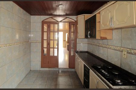 Casa à venda com 100m², 3 quartos e 2 vagas Casa à venda com 100m², 3 quartos e 2 vagasCozinha