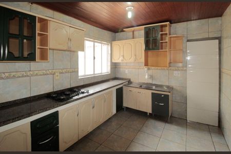 Casa à venda com 100m², 3 quartos e 2 vagas Casa à venda com 100m², 3 quartos e 2 vagasCozinha