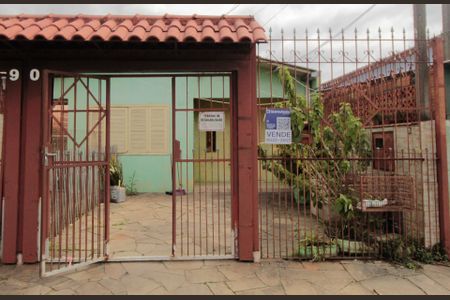 Casa à venda com 100m², 3 quartos e 2 vagas Casa à venda com 100m², 3 quartos e 2 vagasFachada