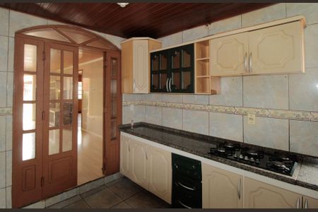 Casa à venda com 100m², 3 quartos e 2 vagas Casa à venda com 100m², 3 quartos e 2 vagasCozinha