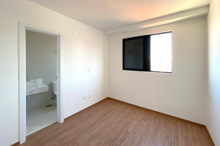 Apartamento à venda com 115m², 3 quartos e 2 vagasSuíte 2