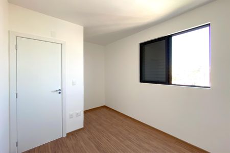 Apartamento à venda com 115m², 3 quartos e 2 vagasQuarto 