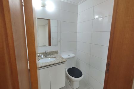 Apartamento à venda com 83m², 3 quartos e 2 vagasBanheiro da Suíte