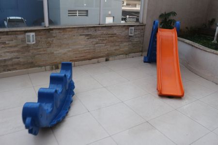 Apartamento à venda com 83m², 3 quartos e 2 vagasÁrea comum - Playground