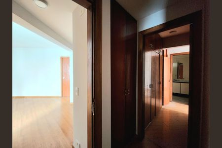 Apartamento à venda com 127m², 3 quartos e 2 vagasCorredor