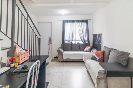 Sala de casa de condomínio para alugar com 2 quartos, 87m² em Vila Nova, Porto Alegre