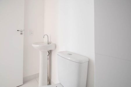 Apartamento para alugar com 33m², 2 quartos e sem vaga Apartamento para alugar com 33m², 2 quartos e sem vagaBanheiro
