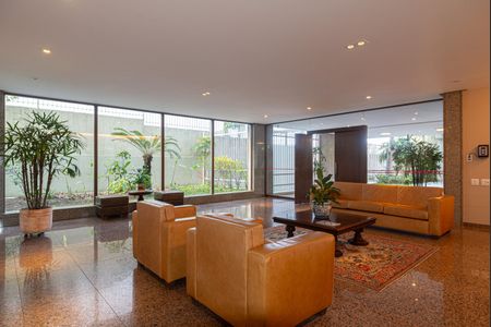 Apartamento para alugar com 364m², 3 quartos e 3 vagas Apartamento para alugar com 364m², 3 quartos e 3 vagasÁrea comum - Hall Social