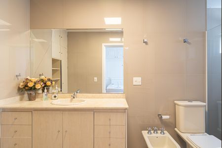 Apartamento para alugar com 364m², 3 quartos e 3 vagas Apartamento para alugar com 364m², 3 quartos e 3 vagasBanheiro da Suíte 3