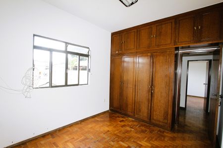 Casa à venda com 366m², 4 quartos e 6 vagasSuíte 2