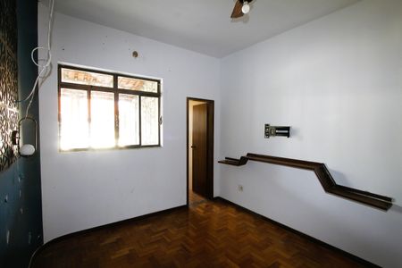Casa à venda com 366m², 4 quartos e 6 vagasSuíte 1
