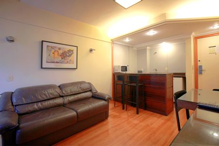 Sala de kitnet/studio para alugar com 1 quarto, 42m² em Savassi, Belo Horizonte