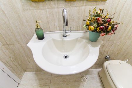 Casa à venda com 145m², 4 quartos e 2 vagas Casa à venda com 145m², 4 quartos e 2 vagasLavabo