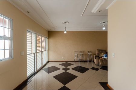 Casa à venda com 192m², 3 quartos e 5 vagas Casa à venda com 192m², 3 quartos e 5 vagasSala