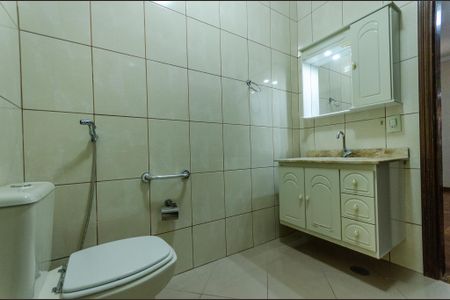 Casa à venda com 192m², 3 quartos e 5 vagas Casa à venda com 192m², 3 quartos e 5 vagasSuíte 2 - Banheiro