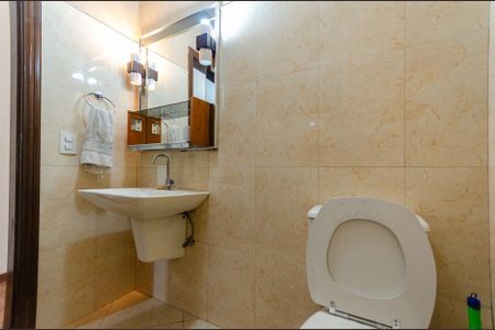 Casa à venda com 192m², 3 quartos e 5 vagas Casa à venda com 192m², 3 quartos e 5 vagasBanheiro