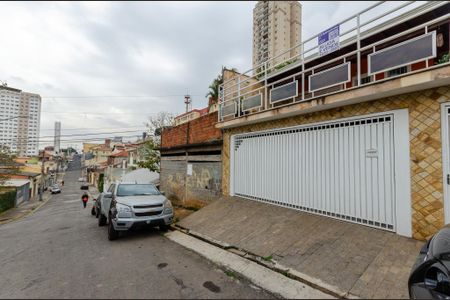 Casa à venda com 192m², 3 quartos e 5 vagas Casa à venda com 192m², 3 quartos e 5 vagasFachada