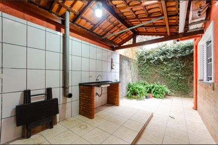 Casa à venda com 192m², 3 quartos e 5 vagas Casa à venda com 192m², 3 quartos e 5 vagasChurrasqueira