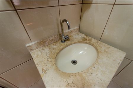 Casa à venda com 192m², 3 quartos e 5 vagas Casa à venda com 192m², 3 quartos e 5 vagasSuíte 1 - Banheiro