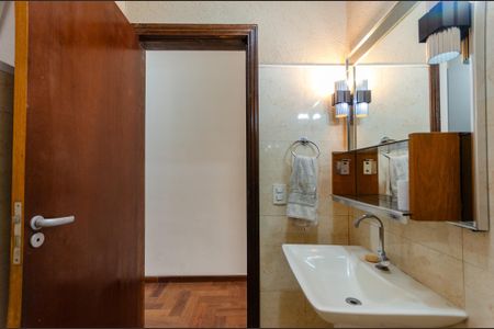 Casa à venda com 192m², 3 quartos e 5 vagas Casa à venda com 192m², 3 quartos e 5 vagasBanheiro