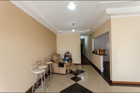 Casa à venda com 192m², 3 quartos e 5 vagas Casa à venda com 192m², 3 quartos e 5 vagasSala