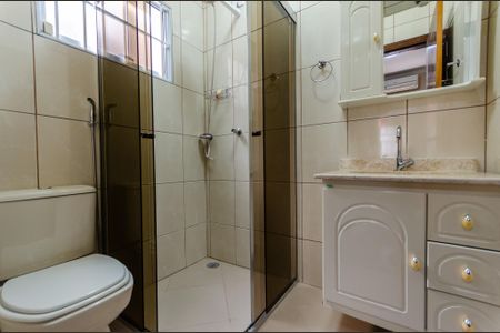 Casa à venda com 192m², 3 quartos e 5 vagas Casa à venda com 192m², 3 quartos e 5 vagasSuíte 1 - Banheiro