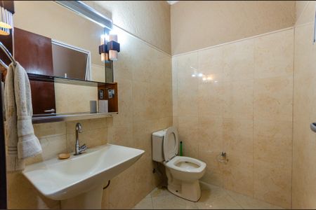 Casa à venda com 192m², 3 quartos e 5 vagas Casa à venda com 192m², 3 quartos e 5 vagasBanheiro