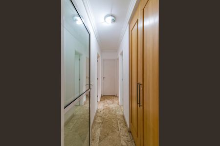 Apartamento para alugar com 125m², 4 quartos e 3 vagasCorredor