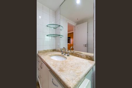 Apartamento para alugar com 125m², 4 quartos e 3 vagasBanheiro do Quarto 4