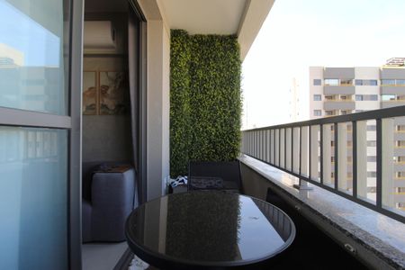 Varanda de kitnet/studio à venda com 1 quarto, 26m² em Vila Olímpia, São Paulo