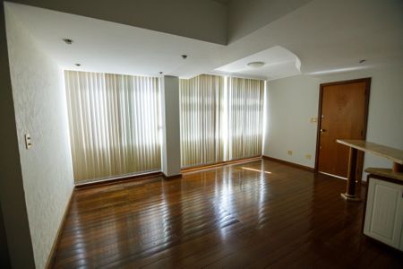 Apartamento à venda com 119m², 3 quartos e 2 vagas Apartamento à venda com 119m², 3 quartos e 2 vagasSala