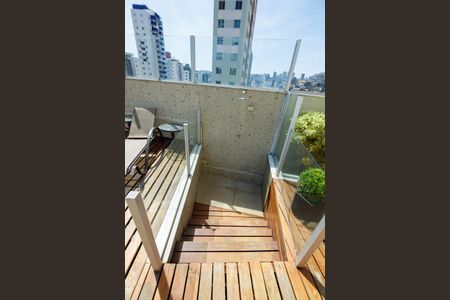 Apartamento à venda com 119m², 3 quartos e 2 vagas Apartamento à venda com 119m², 3 quartos e 2 vagasÁrea comum - Piscina