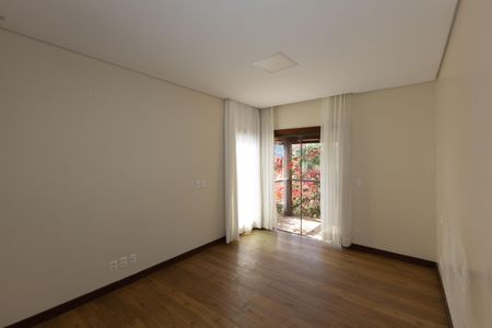 Casa de condomínio à venda com 320m², 3 quartos e 4 vagasSuíte 1