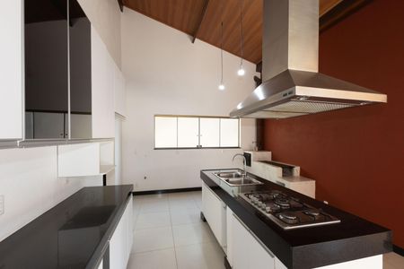 Casa de condomínio à venda com 320m², 3 quartos e 4 vagasCozinha