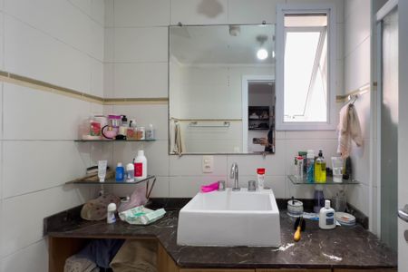 Apartamento à venda com 115m², 3 quartos e 1 vaga Apartamento à venda com 115m², 3 quartos e 1 vagaBanheiro Suíte